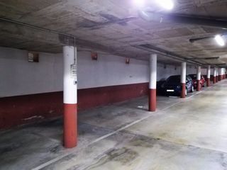 Miete Autoparkplatz in Carrer doctor robert, 32. Es lloga plaça de pàrquing. bona ubicació. Miete Autoparkplatz in Carrer doctor robert, 32. Es lloga plaça de pàrquing. bona ubicació.