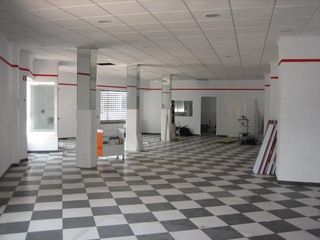 Alquiler Local Comercial en Avenida ausias march, 38. Local comercial muy bien emplazado Alquiler Local Comercial en Avenida ausias march, 38. Local comercial muy bien emplazado