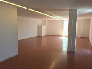 Alquiler Oficina en Carrer arbres, 2. Oficina àmplia i lluminosa Alquiler Oficina en Carrer arbres, 2. Oficina àmplia i lluminosa