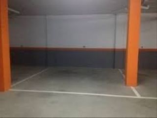 Parking voiture à Carrer font del gat, 2. Vendo plaza parking grande Parking voiture à Carrer font del gat, 2. Vendo plaza parking grande