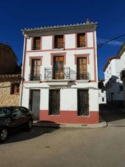 Casa adossada en Plaza los serranos, 10. Aras de los olmos / plaza los serranos Casa adossada en Plaza los serranos, 10. Aras de los olmos / plaza los serranos
