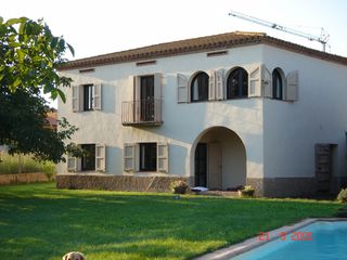Masía en Carrer raset, s/n. Una actual casa en el campo Masía en Carrer raset, s/n. Una actual casa en el campo