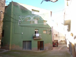 Piso en Carrer canals, sn. Casa céntrica y soleada para reformar Piso en Carrer canals, sn. Casa céntrica y soleada para reformar