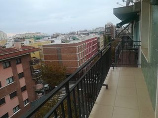 Piso en Avinguda hispanitat, 25. Piso alto con buenas vistas Piso en Avinguda hispanitat, 25. Piso alto con buenas vistas