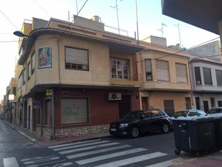 Casa en Calle aviador franco, 33. Planta baja con vivienda Casa en Calle aviador franco, 33. Planta baja con vivienda