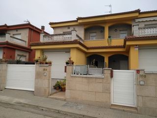 Casa adosada en Carrer sol, 20. Se vende casa adosada santa coloma residencial Casa adosada en Carrer sol, 20. Se vende casa adosada santa coloma residencial