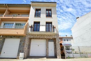 Casa adossada en Carrer jaume i, 5. Casa adosada en venta en roda de ter Casa adossada en Carrer jaume i, 5. Casa adosada en venta en roda de ter
