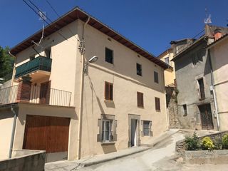 Casa en Plaça hostal nou,. Casa reformada con dos viviendas Casa en Plaça hostal nou,. Casa reformada con dos viviendas