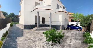 Country house in Plaça colom 3. Casa en venta segur de calafell Country house in Plaça colom 3. Casa en venta segur de calafell