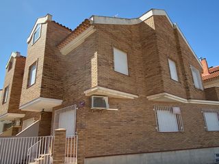 Tríplex en Calle ruidera, 117. Triplex con garaje y buhardilla Tríplex en Calle ruidera, 117. Triplex con garaje y buhardilla