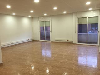 Alquiler Otros negocios en Carrer centre,. Local diáfano ideal para consulta, academia y desp Alquiler Otros negocios en Carrer centre,. Local diáfano ideal para consulta, academia y desp