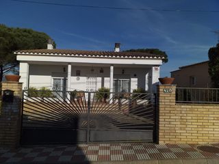Torre en Romulo, 20. Casa comoda de una sola planta Torre en Romulo, 20. Casa comoda de una sola planta