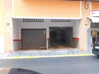 Aparcament cotxe en Constitución, 17. Vendo garaje cerrado centro villajoyosa Aparcament cotxe en Constitución, 17. Vendo garaje cerrado centro villajoyosa