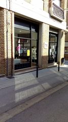 Alquiler Local Comercial en Carrer sant iscle, 35. Tienda esquinera en calle comercial peatonal. Alquiler Local Comercial en Carrer sant iscle, 35. Tienda esquinera en calle comercial peatonal.