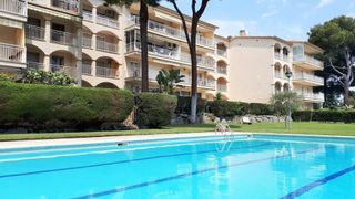Piso en Canigó, 6. Apartamento con vistas al mar y piscina Piso en Canigó, 6. Apartamento con vistas al mar y piscina