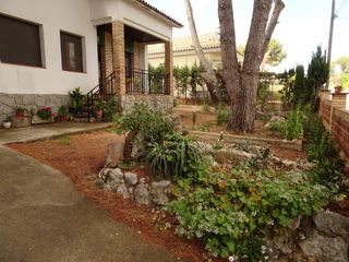 Casa en Carrer sorolla, 14. Casa de una sola planta con piscina jardín 1280 m2 Casa en Carrer sorolla, 14. Casa de una sola planta con piscina jardín 1280 m2