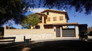 Casa en Dr. trueta,. Casa a cuatro vientos con vistas panorámicas Casa en Dr. trueta,. Casa a cuatro vientos con vistas panorámicas