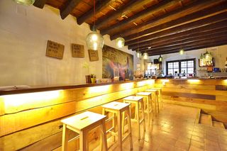 Restaurant en Plaça don miquel clariana, 4. Local histórico en el centro de vic Restaurant en Plaça don miquel clariana, 4. Local histórico en el centro de vic