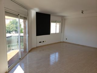 Piso en Calle solans, 13. Vendo duplex espacioso y con mucha luz. Piso en Calle solans, 13. Vendo duplex espacioso y con mucha luz.