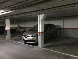 Lloguer Aparcament cotxe a Passeig de vilafranca 19. Plaza de parking grande para coche grande o median Lloguer Aparcament cotxe a Passeig de vilafranca 19. Plaza de parking grande para coche grande o median