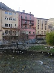 Alquiler Piso en Carrer sant quinti, 26. Planta baixa, balcó,vista espectaculars a dos rius Alquiler Piso en Carrer sant quinti, 26. Planta baixa, balcó,vista espectaculars a dos rius