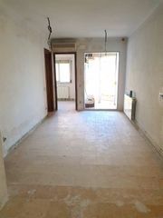 Piso en Av. pallaresa,. Piso céntrico para reformar a tu gusto Piso en Av. pallaresa,. Piso céntrico para reformar a tu gusto