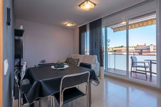 Piso en Avinguda barcelona, 172. Fantastico piso con piscina y a 8 min. de la playa Piso en Avinguda barcelona, 172. Fantastico piso con piscina y a 8 min. de la playa