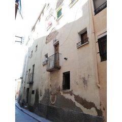 Casa pareada en Carrer metges dels, 31. Casa de 293 m2, consta de magatzem, tres habitatge Casa pareada en Carrer metges dels, 31. Casa de 293 m2, consta de magatzem, tres habitatge