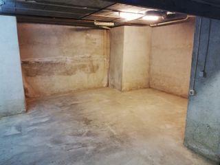 Rent Car parking in Passeig sant salvador, 8. Grande 2/3 coches Rent Car parking in Passeig sant salvador, 8. Grande 2/3 coches