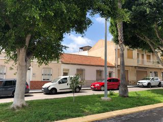 Solar urbano en Calle virgen del remedio, 4. Terreno en los montesinos Solar urbano en Calle virgen del remedio, 4. Terreno en los montesinos