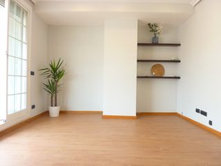 Ático en Carrer mallorca, 640. Acogedor sobre-ático con terraza, reforma completa Ático en Carrer mallorca, 640. Acogedor sobre-ático con terraza, reforma completa