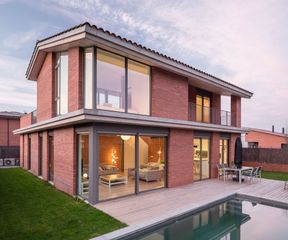 Lloguer Xalet en Caliu,. Exclusiva casa nova amb piscina Lloguer Xalet en Caliu,. Exclusiva casa nova amb piscina
