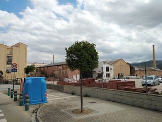 Solar urbà en Avenida d´almansa, 11. Solar urbano edificable en ontinyent Solar urbà en Avenida d´almansa, 11. Solar urbano edificable en ontinyent