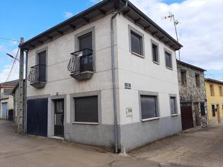 Casa a Calle larga 22. Venta de casa o posible negocio. Casa a Calle larga 22. Venta de casa o posible negocio.