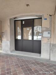 Lloguer Local Comercial a Plaça de la vila 27. Lloguer de local comercial totalment nou Lloguer Local Comercial a Plaça de la vila 27. Lloguer de local comercial totalment nou