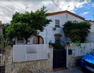 Casa aparellada a Calle párroco fernández 4. Chalet pareado en camas Casa aparellada a Calle párroco fernández 4. Chalet pareado en camas