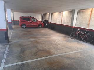 Affitto Posto auto in Sant quinti 37-41, local 4 6. Facil acceso, grande, enganche bicicletas. Affitto Posto auto in Sant quinti 37-41, local 4 6. Facil acceso, grande, enganche bicicletas.