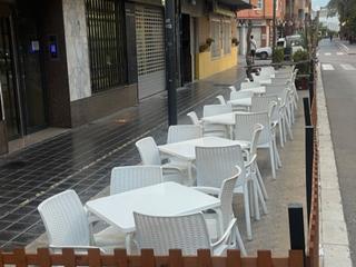 Traspàs Local Comercial a Avenida dels furs 16. Bar con amenizacion musical Traspàs Local Comercial a Avenida dels furs 16. Bar con amenizacion musical