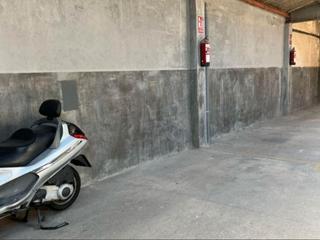 Miete Motorradparkplatz in Carrer de l'hospital 26. Centro de castellar del v - plaza alquiler moto Miete Motorradparkplatz in Carrer de l'hospital 26. Centro de castellar del v - plaza alquiler moto