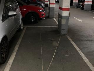 Miete Motorradparkplatz in Rambla del celler 111. Parking moto Miete Motorradparkplatz in Rambla del celler 111. Parking moto