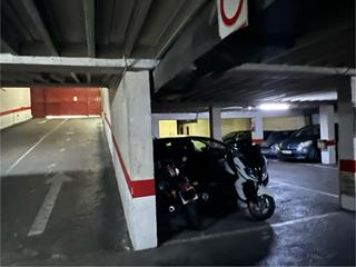 Lloguer Aparcament de moto a Compromiso de caspe 17. Parking de coche a compartir con 2 motos. Lloguer Aparcament de moto a Compromiso de caspe 17. Parking de coche a compartir con 2 motos.