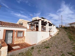 Casa pareada en Calle camelias 1. Casa rústica en almayate Casa pareada en Calle camelias 1. Casa rústica en almayate