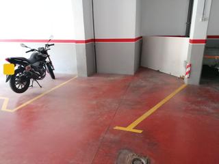 Miete Motorradparkplatz in Ramon y cajal 15. Moto. plaça d’aparcament , a compartir. Miete Motorradparkplatz in Ramon y cajal 15. Moto. plaça d’aparcament , a compartir.
