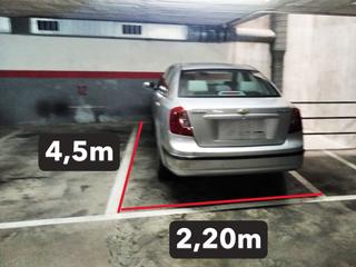 Aparcament cotxe a Passatge sagristà 10. Plaza de parking para coche grande Aparcament cotxe a Passatge sagristà 10. Plaza de parking para coche grande