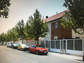 Casa aparellada a Calle don quijote de la mancha 19. ¡ estupendo pareado de dos plantas en urbanización cerrada de 80 Casa aparellada a Calle don quijote de la mancha 19. ¡ estupendo pareado de dos plantas en urbanización cerrada de 80