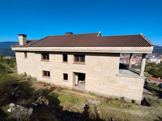Chalet en Rúa fonte da xesteira 7. Ubicado en un entorno privilegiado de las rías baixas. esta vivi Chalet en Rúa fonte da xesteira 7. Ubicado en un entorno privilegiado de las rías baixas. esta vivi