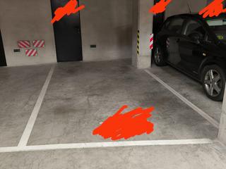 Lloguer Aparcament cotxe a Carrer del doctor aiguader 15. Para un coche mediano y una moto o un coche grande Lloguer Aparcament cotxe a Carrer del doctor aiguader 15. Para un coche mediano y una moto o un coche grande