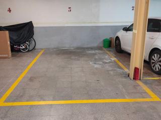 Location Parking voiture à Carrer de saragossa 10. Plaza de parking para coche grande Location Parking voiture à Carrer de saragossa 10. Plaza de parking para coche grande
