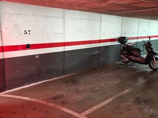 Parking coche en Pacífic 51. Plaza para coche mediano/grande con instalación para punto de ca Parking coche en Pacífic 51. Plaza para coche mediano/grande con instalación para punto de ca