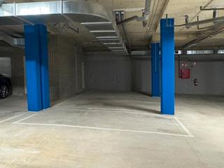 Aparcament cotxe a Rial de tronqueda 1. Plaza de parquing grande Aparcament cotxe a Rial de tronqueda 1. Plaza de parquing grande